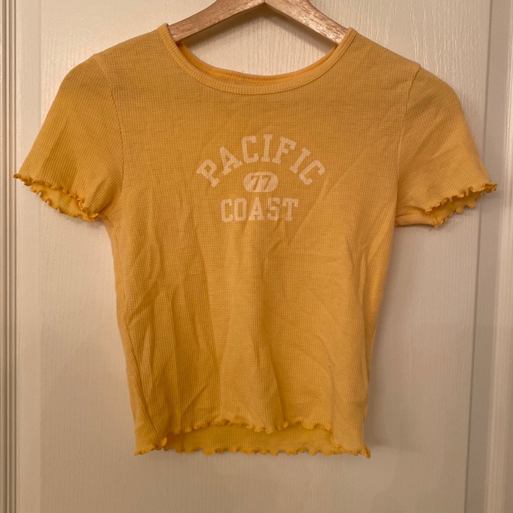 American Eagle waffle weave golden Pacific Coast T shirt